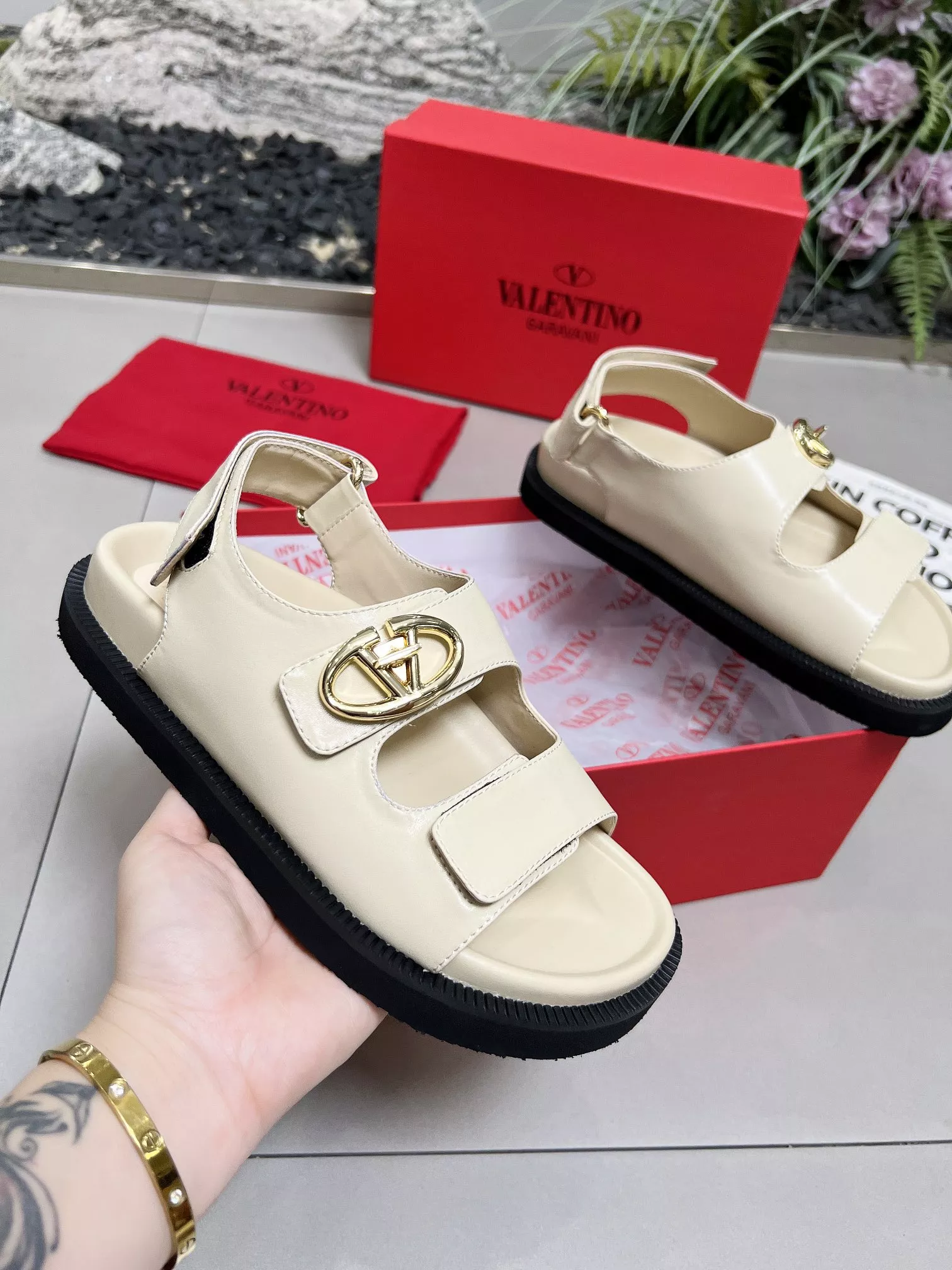 Sophisticated 2423 Valentino Sandal For Women