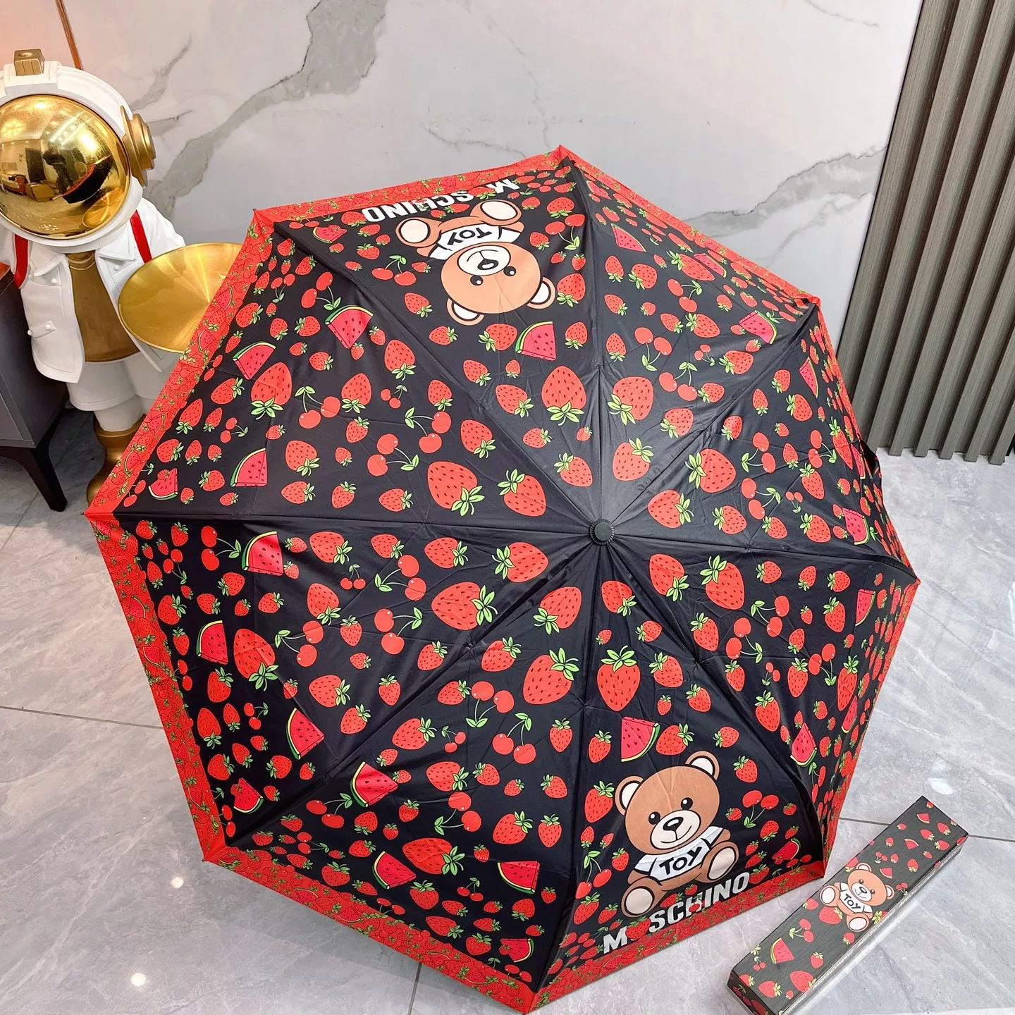 Sophisticated 2471 Moschino Umbrellas