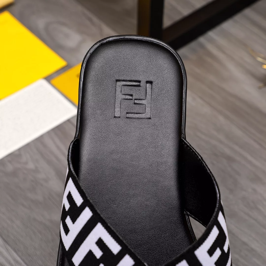 Sophisticated 2484 Fendi Slippers For Men