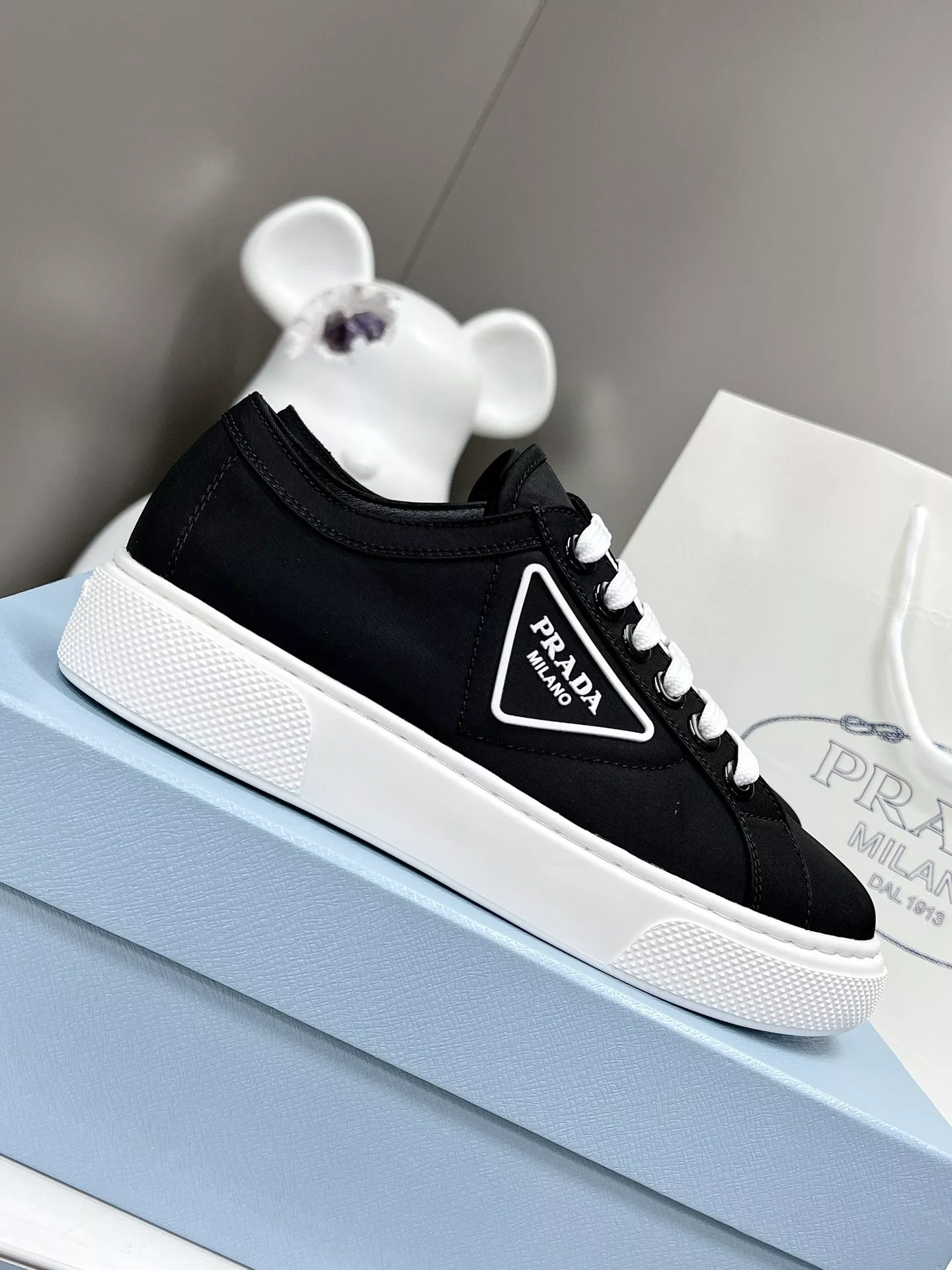 Sophisticated 2490 Prada Casual Shoes For Women