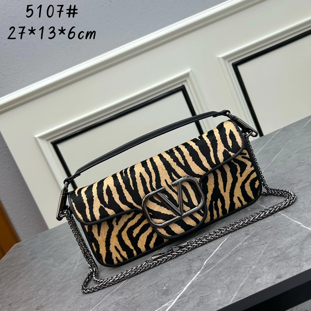 Sophisticated 264 Valentino AAA Quality Messenger Bags For Women