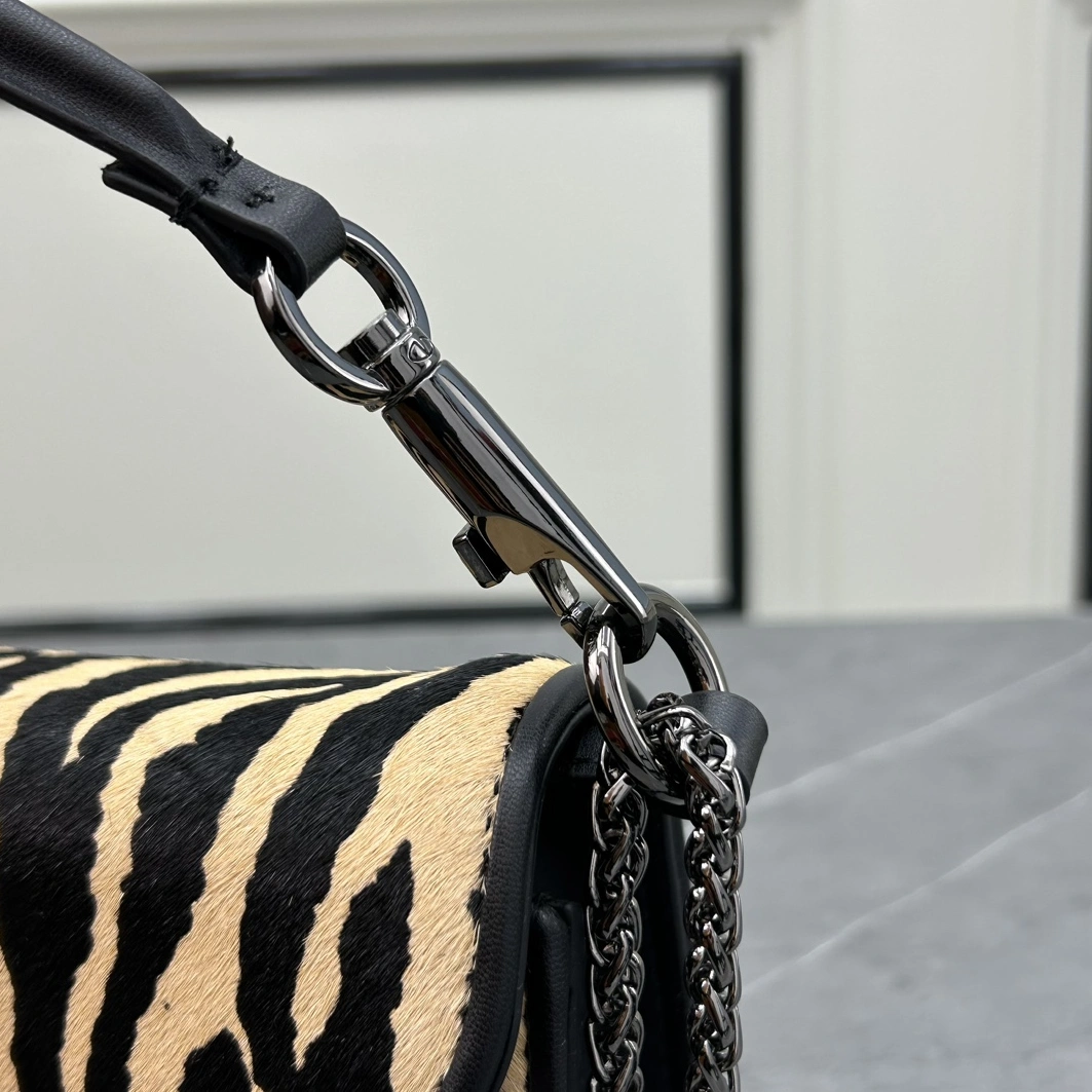 Sophisticated 264 Valentino AAA Quality Messenger Bags For Women