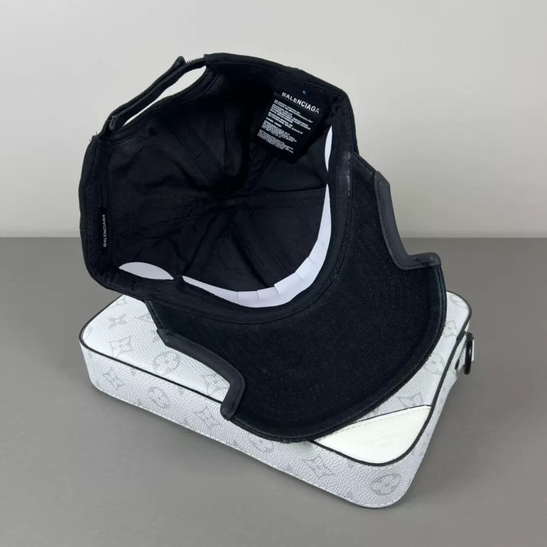Sophisticated 2746 Balenciaga Caps