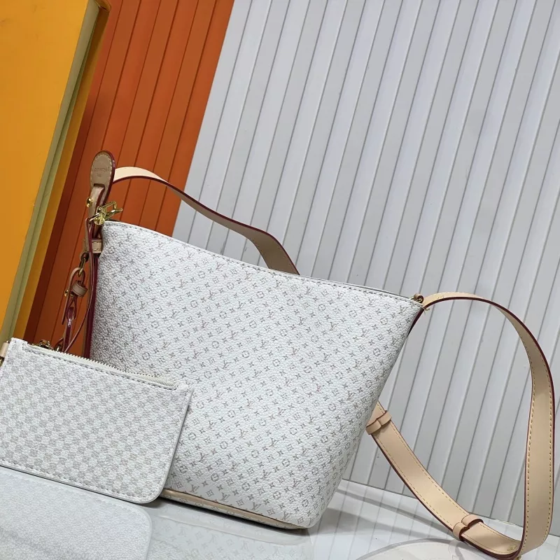 Sophisticated 279 Louis Vuitton Messenger Bags For Women