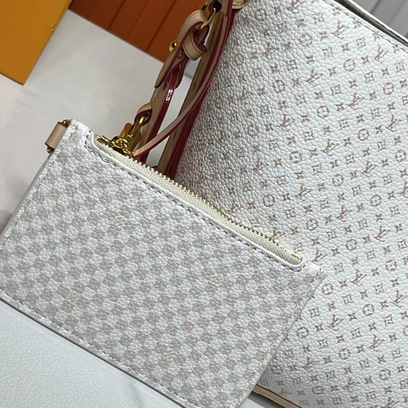 Sophisticated 279 Louis Vuitton Messenger Bags For Women
