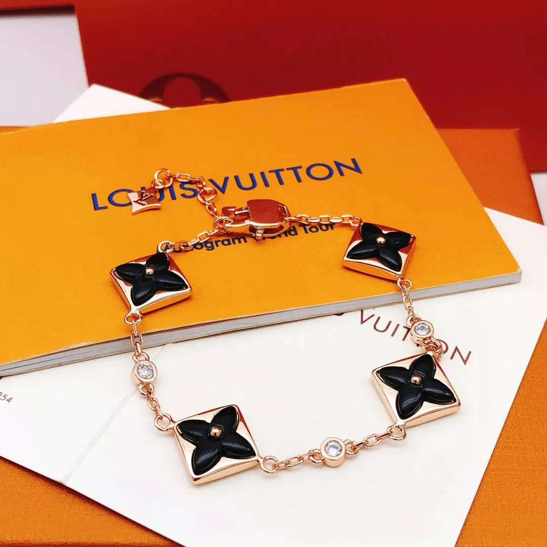 Sophisticated 2891 Louis Vuitton LV Bracelets