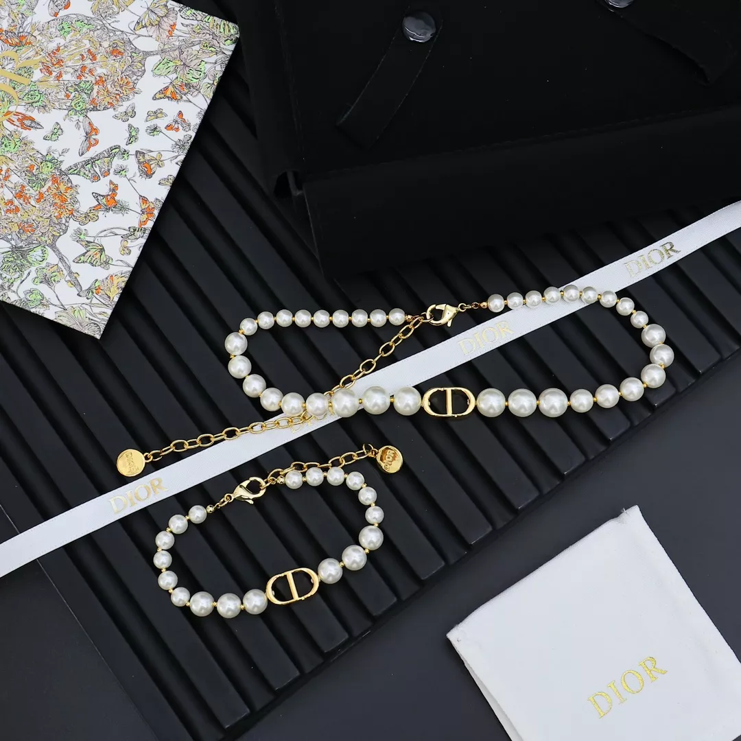 Sophisticated 3084 Christian Dior Jewelry Set For Women