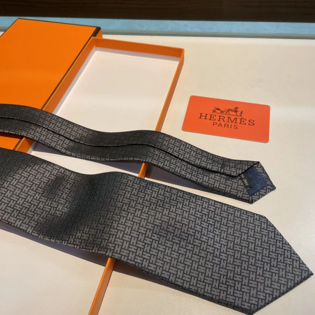 Sophisticated 3327 Hermes Necktie For Men