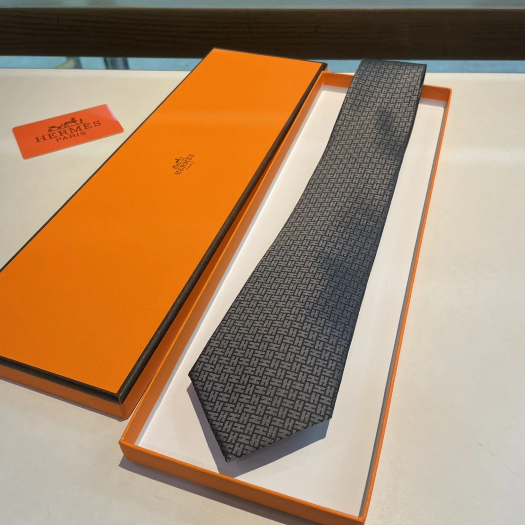 Sophisticated 3327 Hermes Necktie For Men