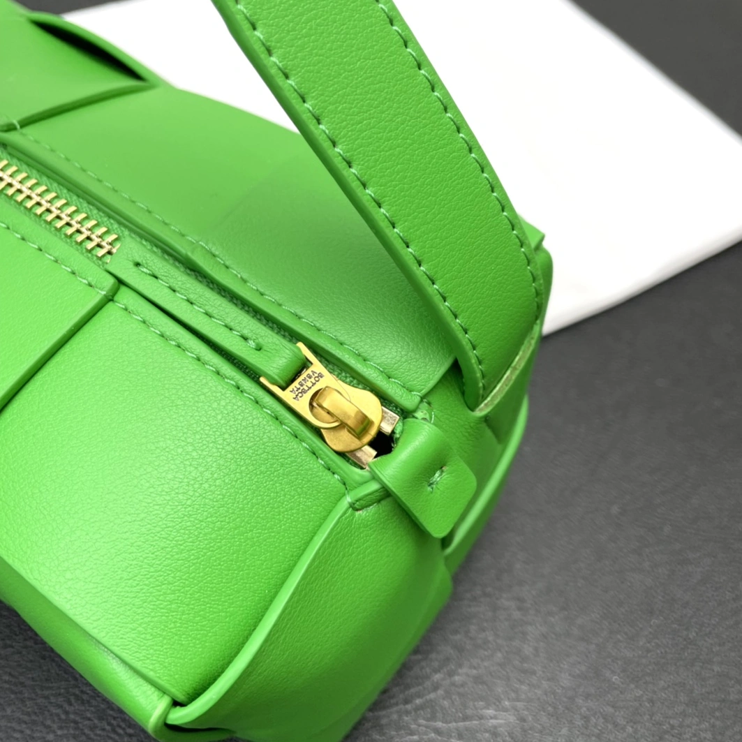 Sophisticated 3440 Bottega Veneta BV AAA Quality Messenger Bags For Women