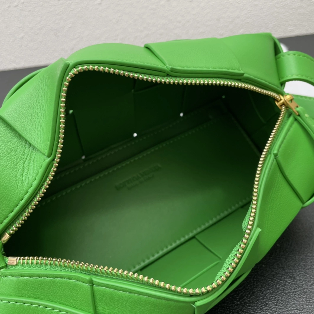 Sophisticated 3440 Bottega Veneta BV AAA Quality Messenger Bags For Women