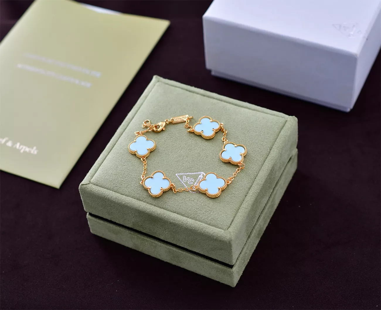 Sophisticated 3806 Van Cleef & Arpels Bracelets For Women