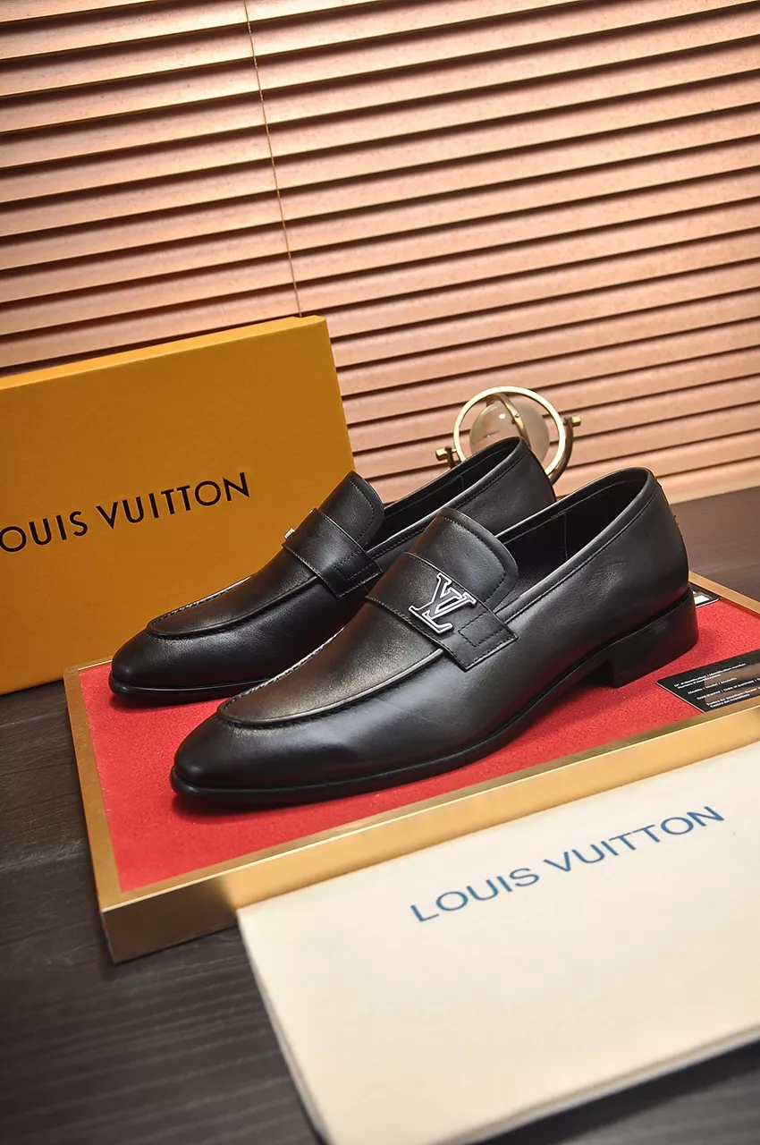 Sophisticated 3845 Louis Vuitton LV Oxfords Shoes For Men