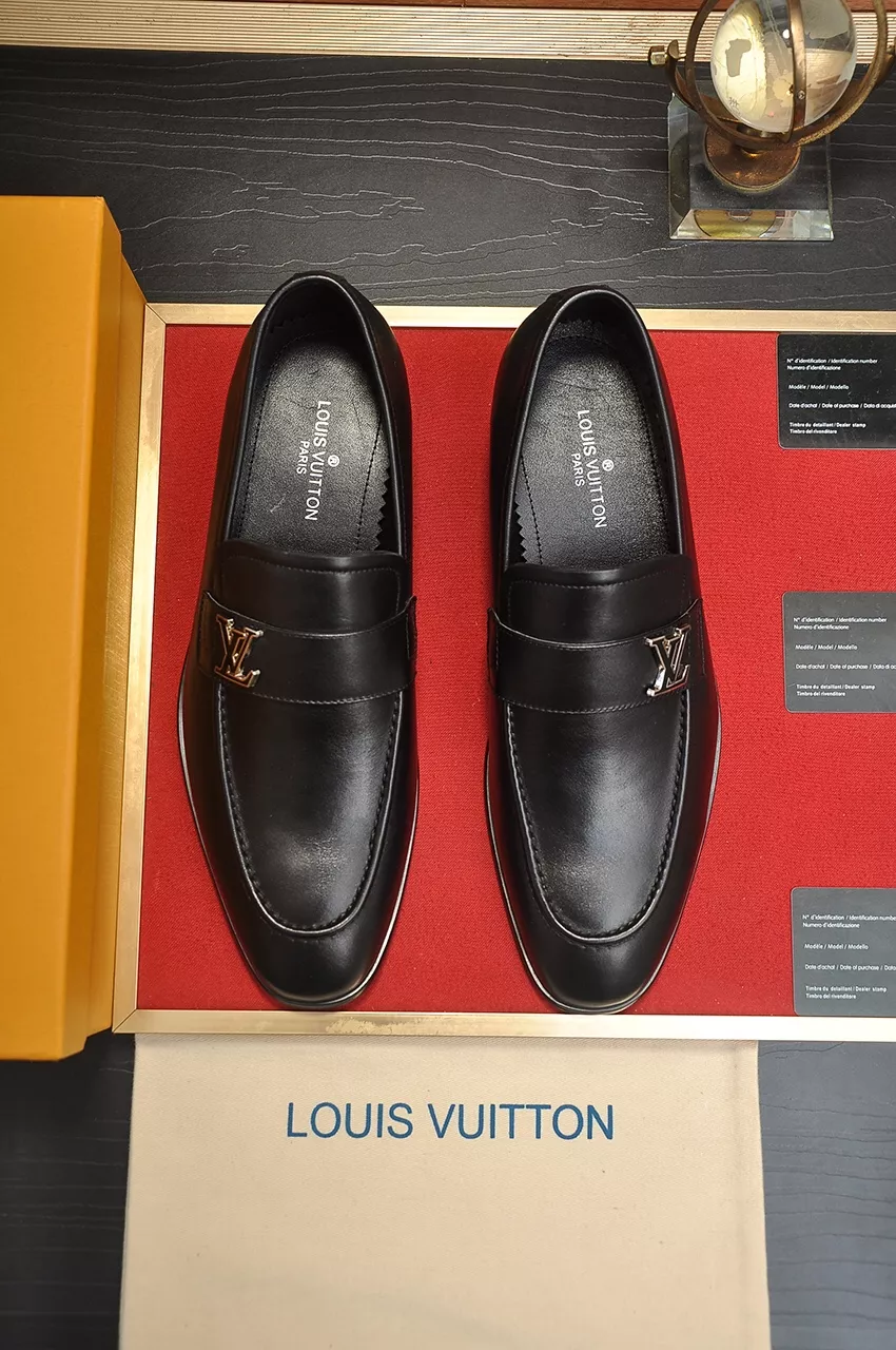 Sophisticated 3845 Louis Vuitton LV Oxfords Shoes For Men