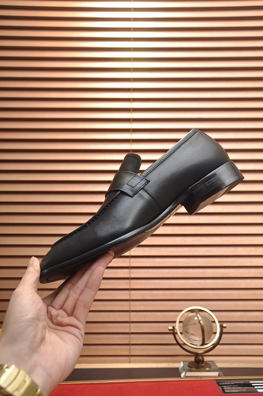 Sophisticated 3845 Louis Vuitton LV Oxfords Shoes For Men