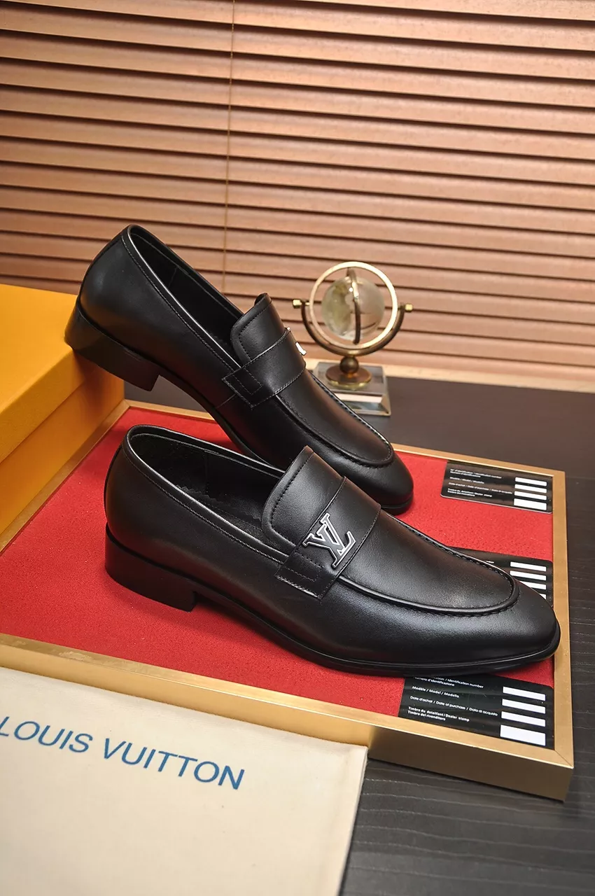 Sophisticated 3845 Louis Vuitton LV Oxfords Shoes For Men