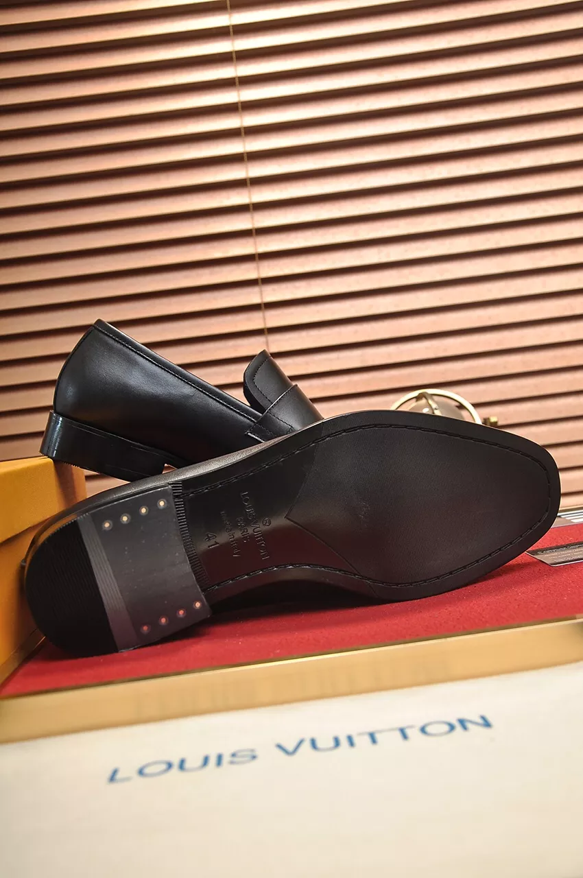 Sophisticated 3845 Louis Vuitton LV Oxfords Shoes For Men