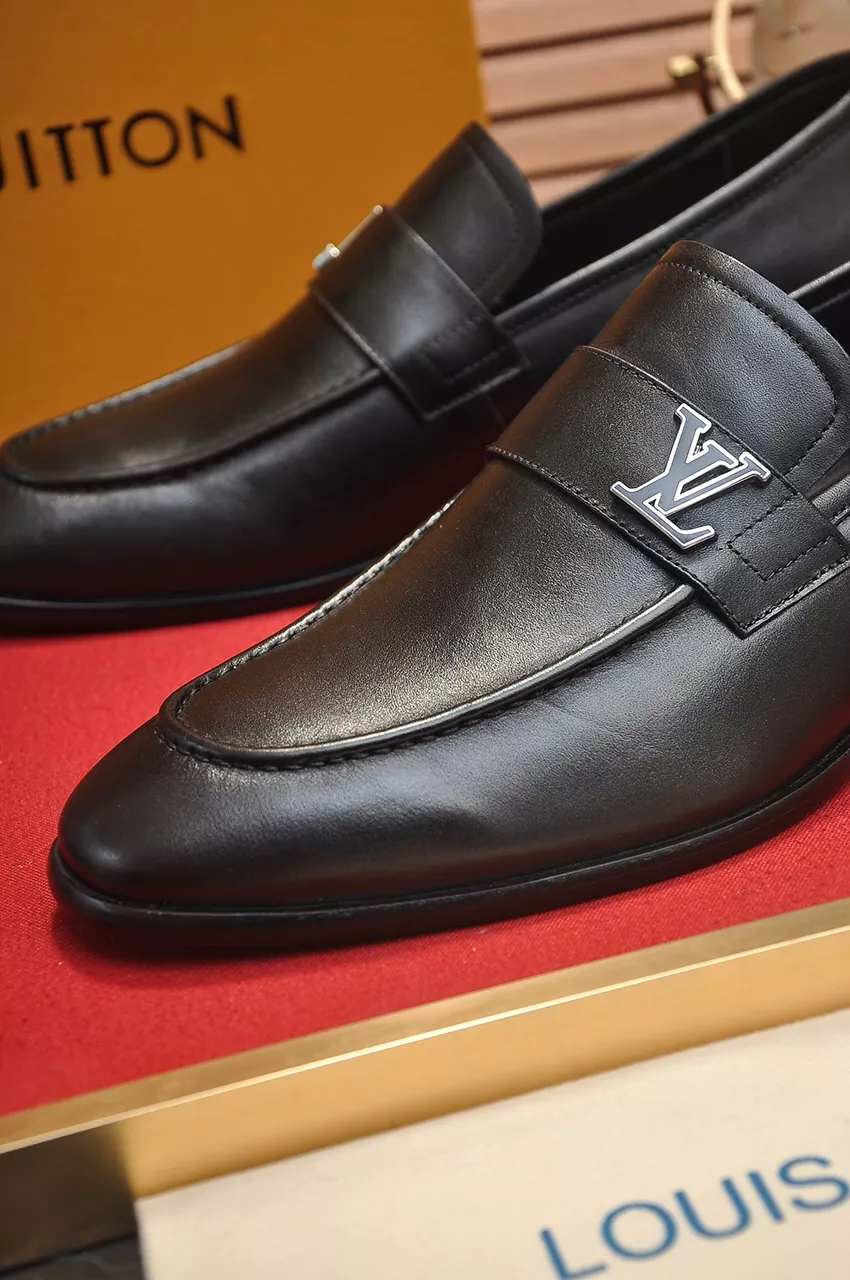 Sophisticated 3845 Louis Vuitton LV Oxfords Shoes For Men