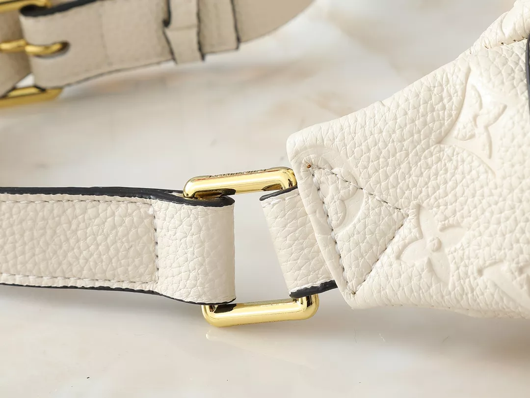 Sophisticated 3937 Louis Vuitton LV AAA Quality Belt Bags For Unisex