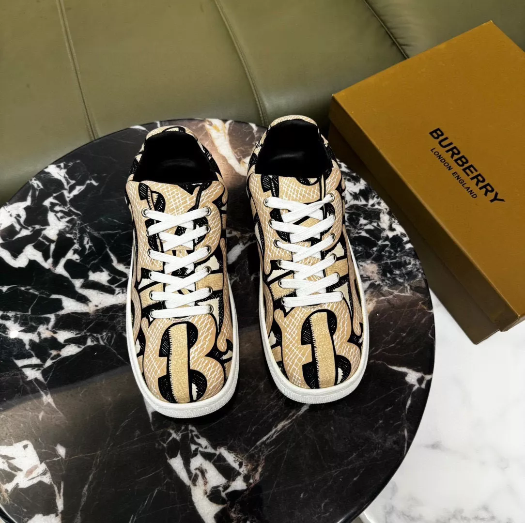 Sophisticated 4056 Burberry Casual Shoes For Men