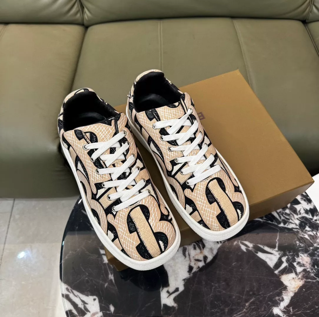 Sophisticated 4056 Burberry Casual Shoes For Men