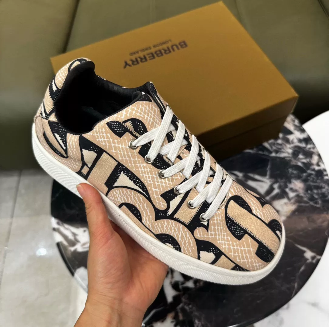 Sophisticated 4056 Burberry Casual Shoes For Men