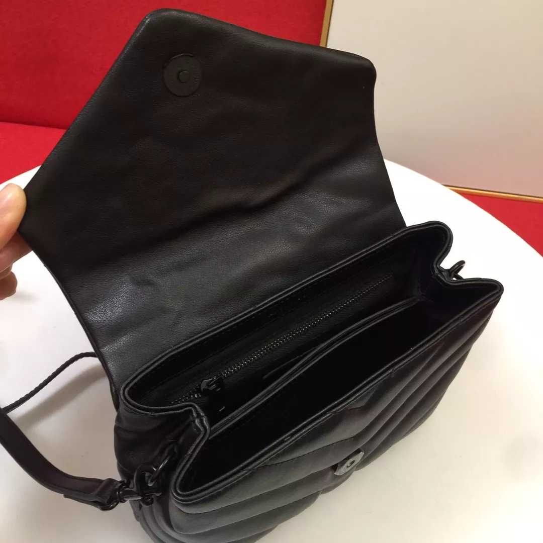 Sophisticated 4352 Yves Saint Laurent YSL AAA Quality Messenger Bags For Women