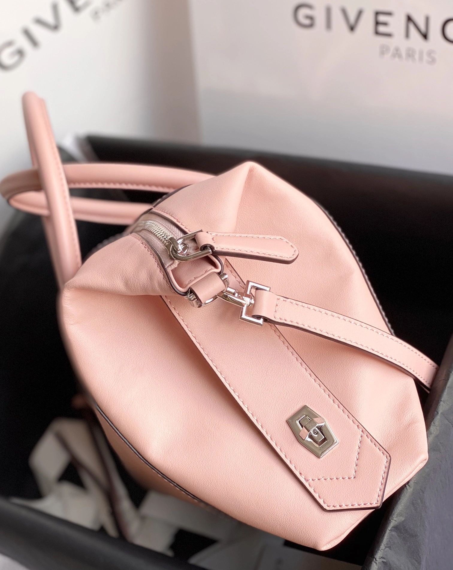 Sophisticated 4413 Givenchy AAA Quality Handbags For Women