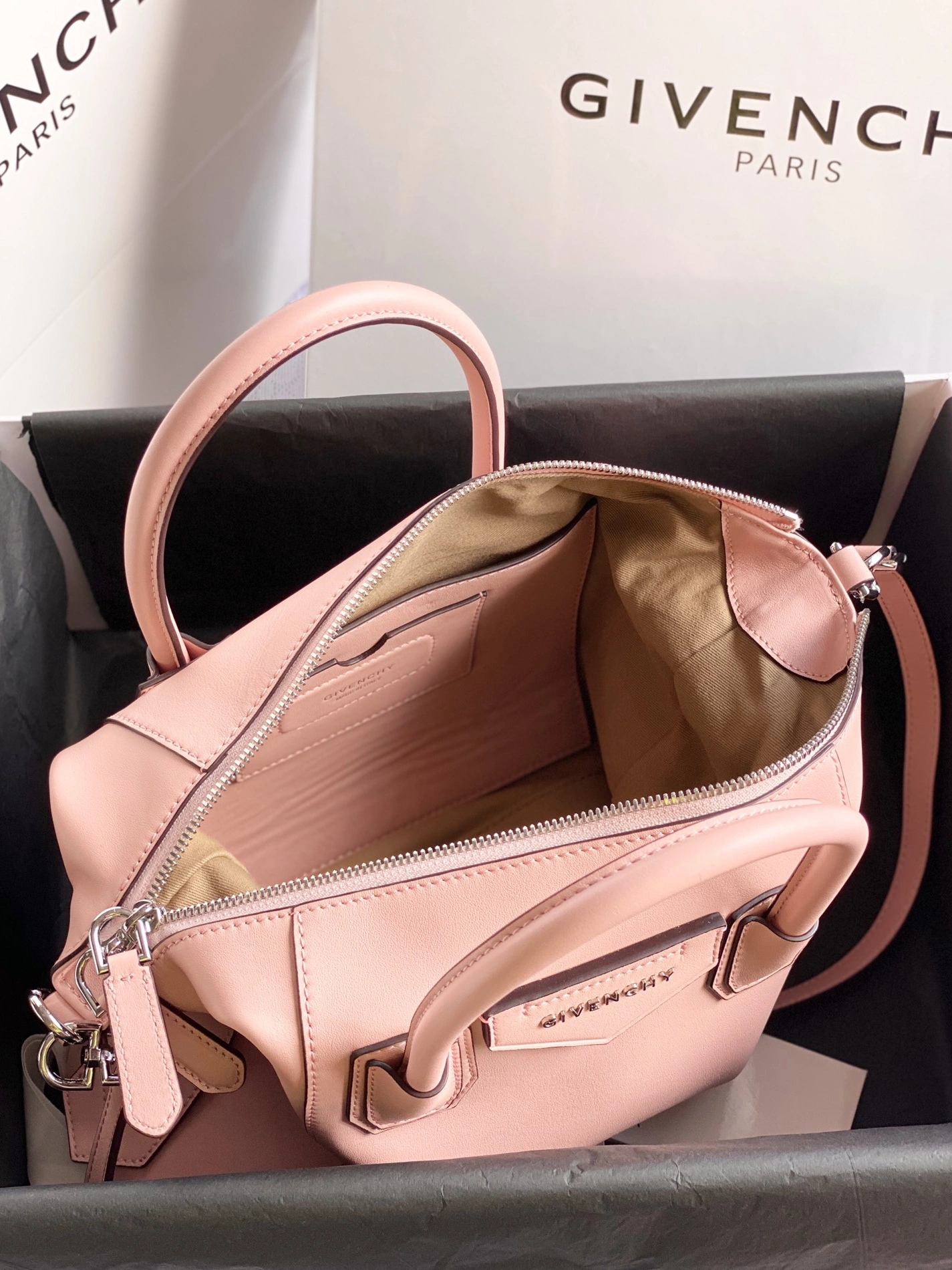 Sophisticated 4413 Givenchy AAA Quality Handbags For Women