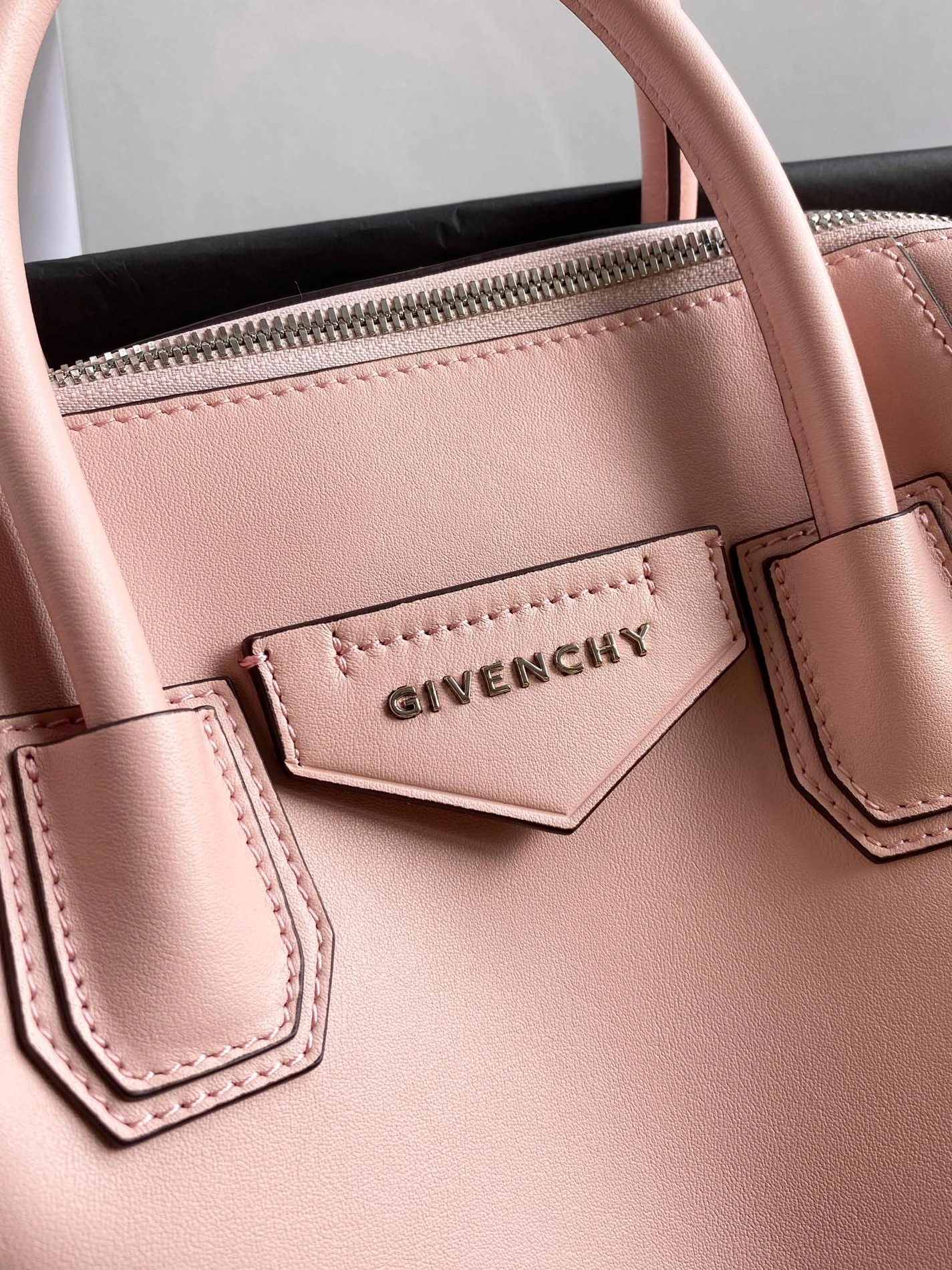 Sophisticated 4413 Givenchy AAA Quality Handbags For Women