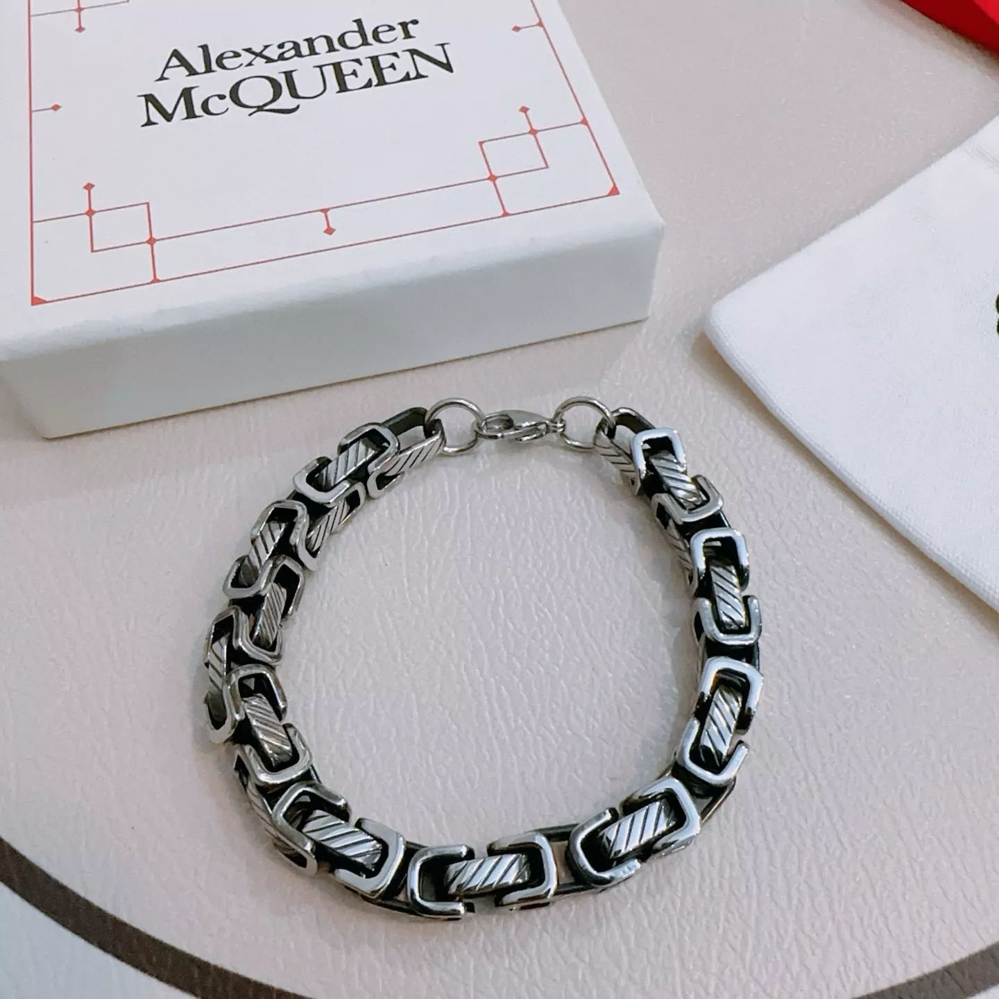 Sophisticated 4495 Alexander McQueen Bracelets