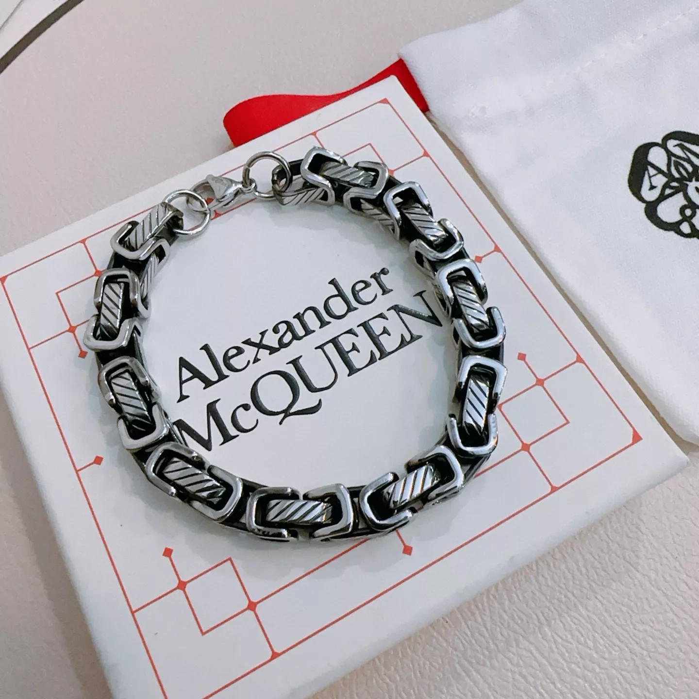 Sophisticated 4495 Alexander McQueen Bracelets
