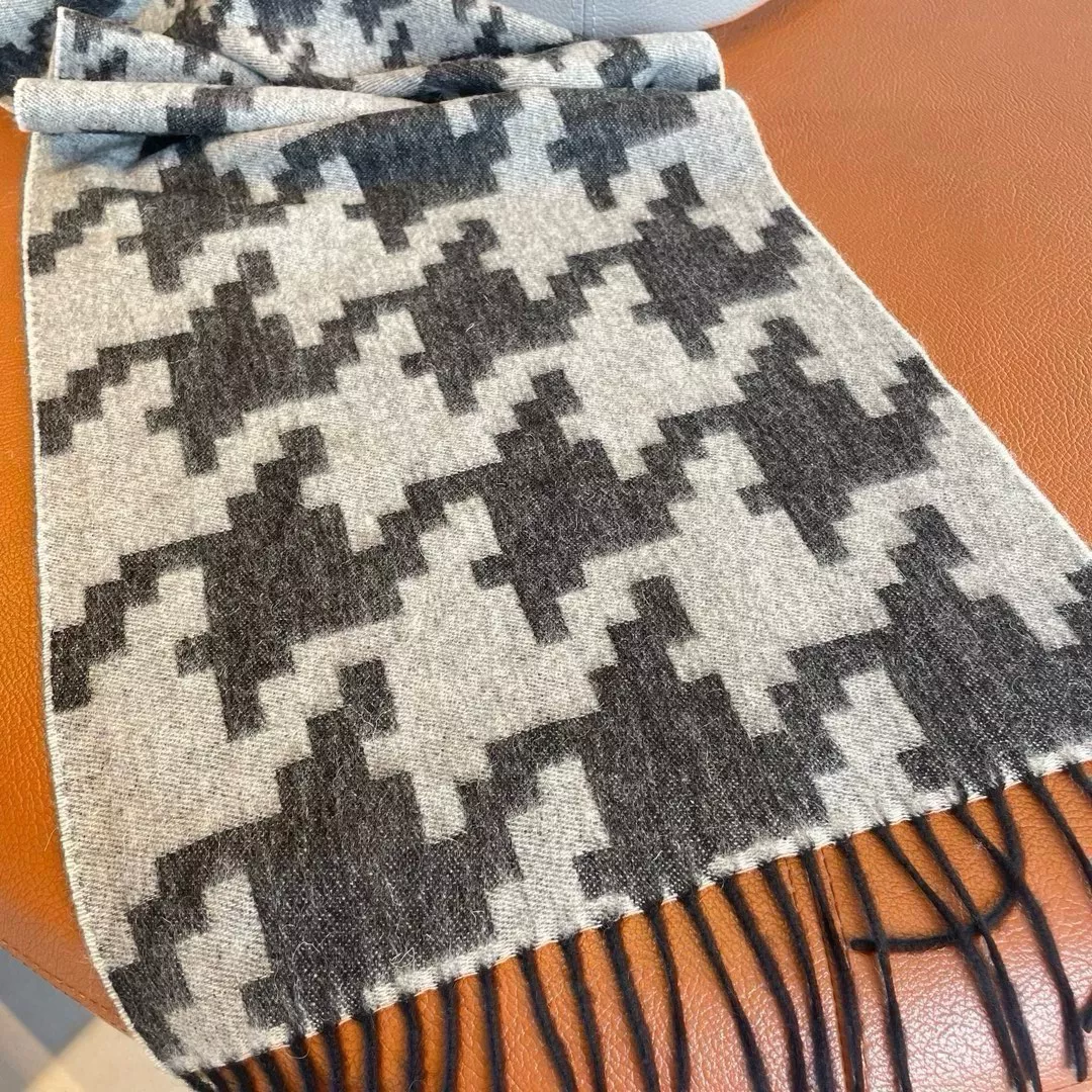 Sophisticated 4630 LOEWE Scarf For Women