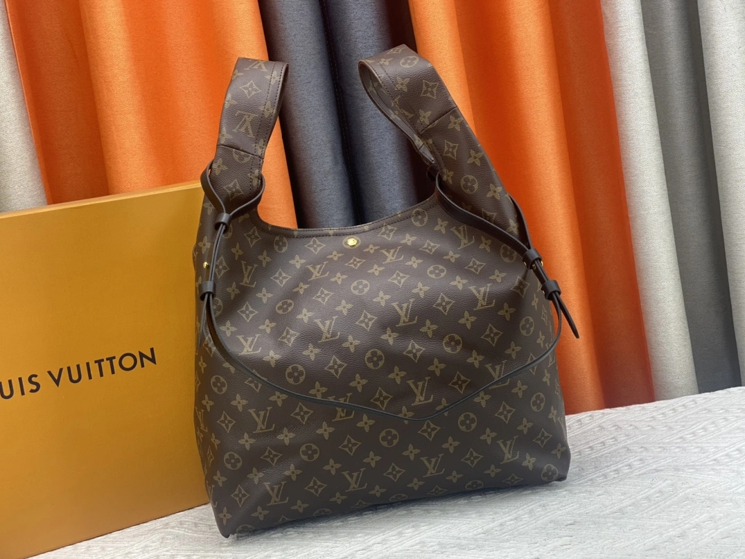 Sophisticated 4651 Louis Vuitton AAA Quality Handbags For Women