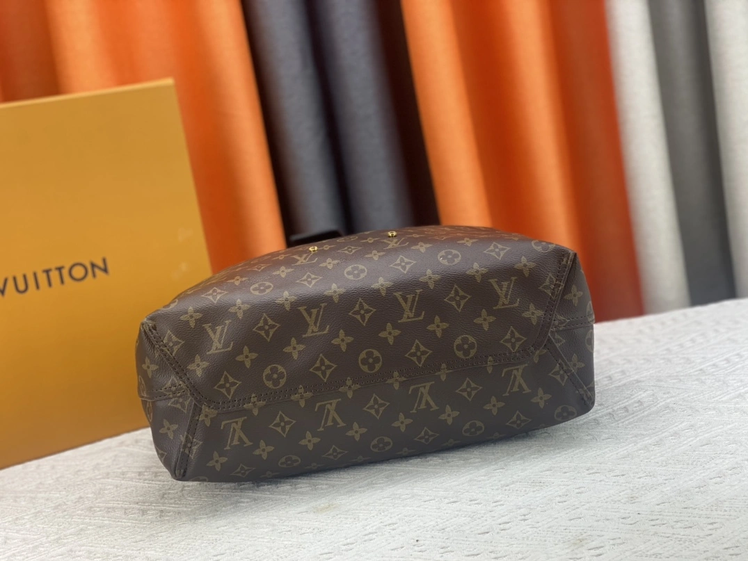 Sophisticated 4651 Louis Vuitton AAA Quality Handbags For Women