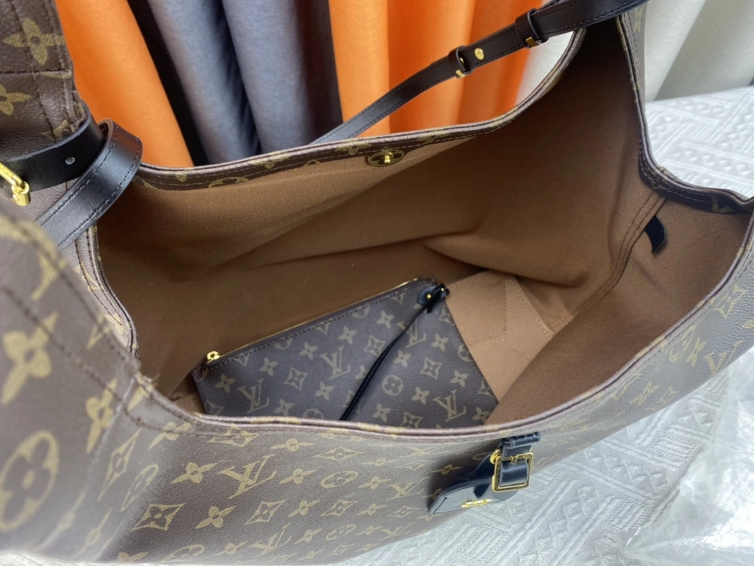 Sophisticated 4651 Louis Vuitton AAA Quality Handbags For Women