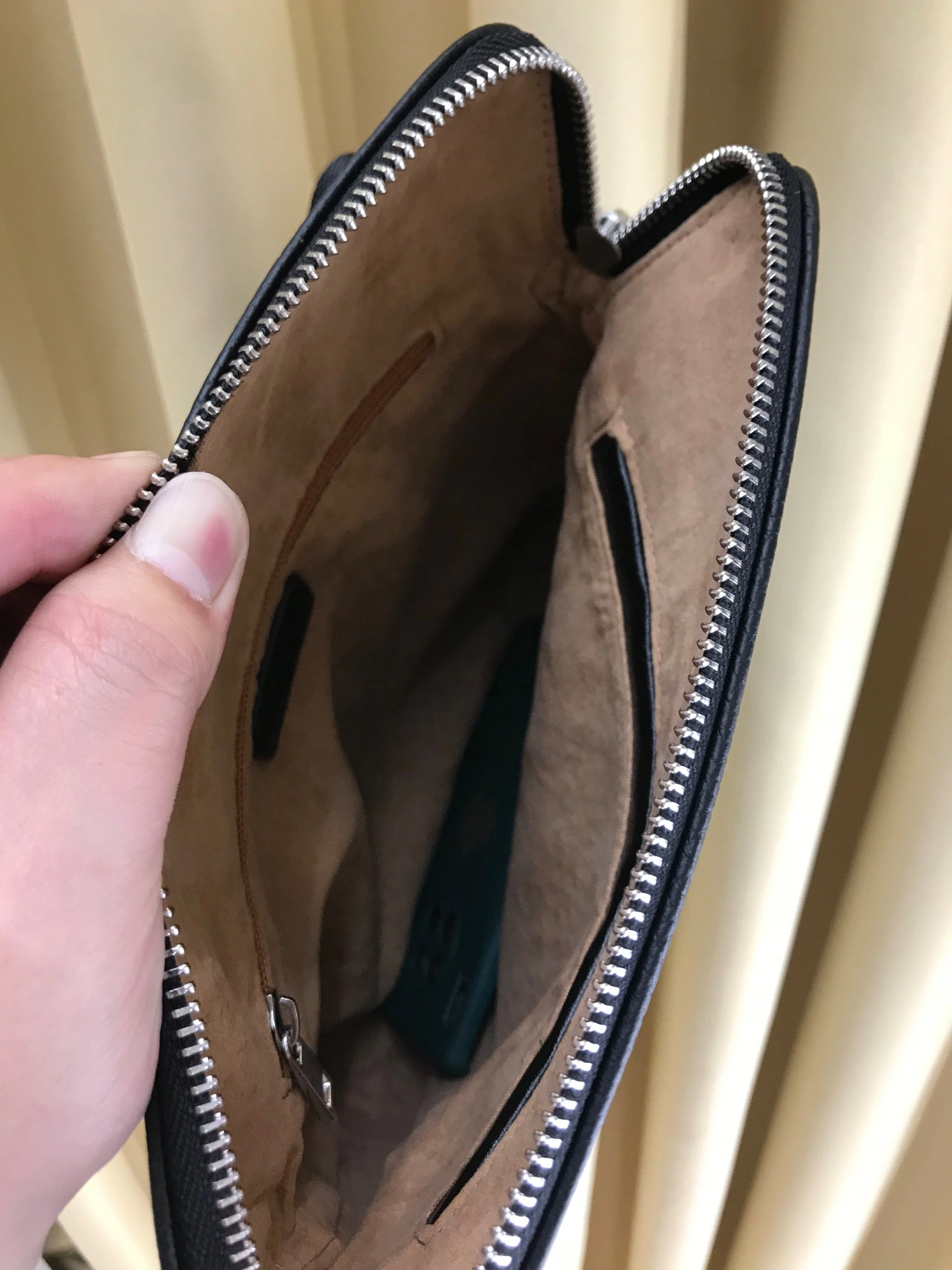 Sophisticated 4692 Louis Vuitton AAA Man Messenger Bags