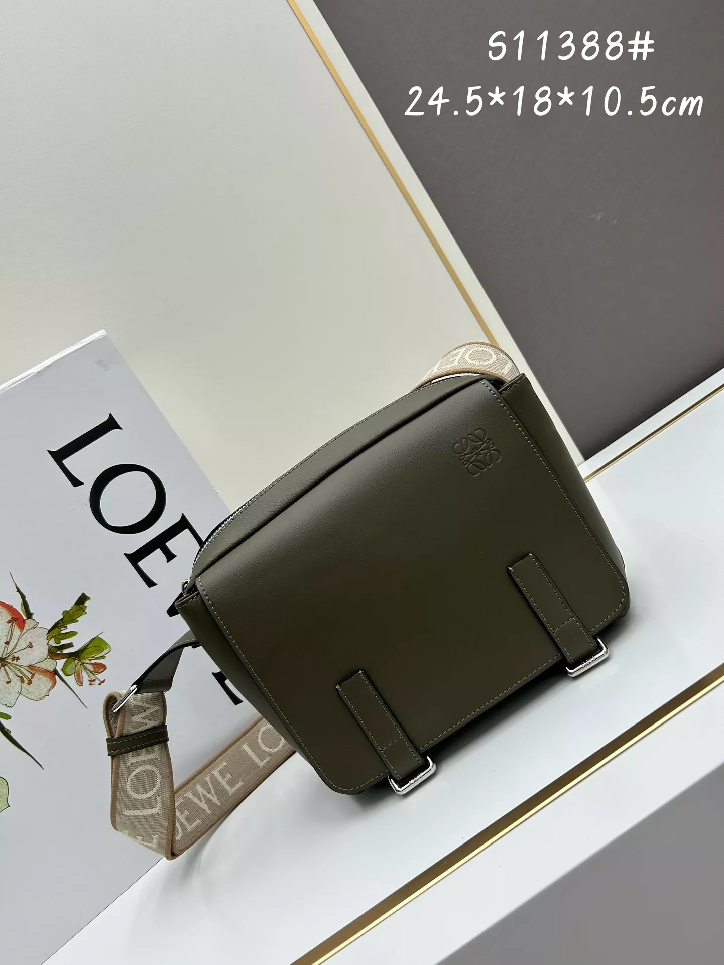 Sophisticated 4768 LOEWE AAA Quality Messenger Bags For Unisex