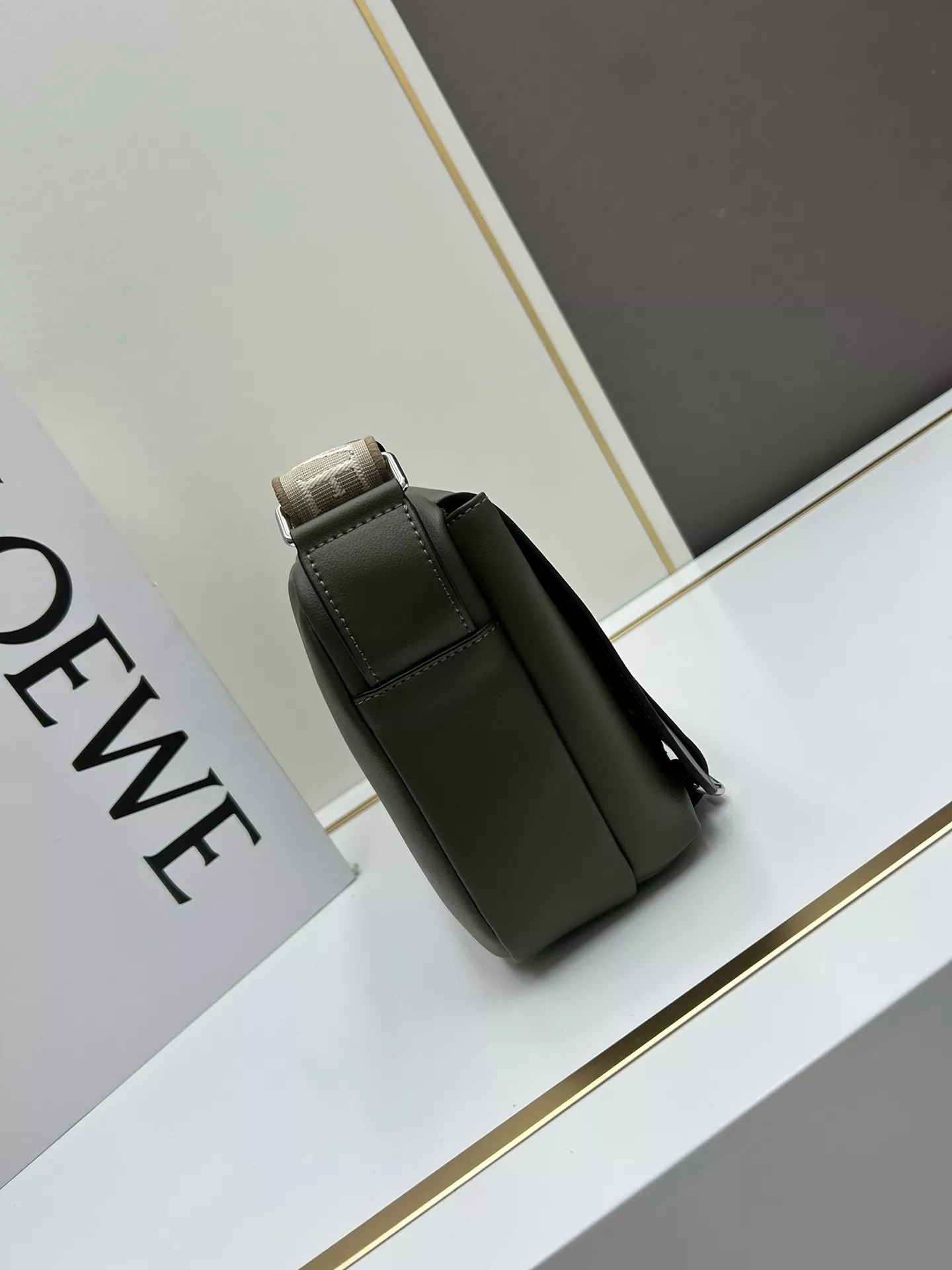 Sophisticated 4768 LOEWE AAA Quality Messenger Bags For Unisex