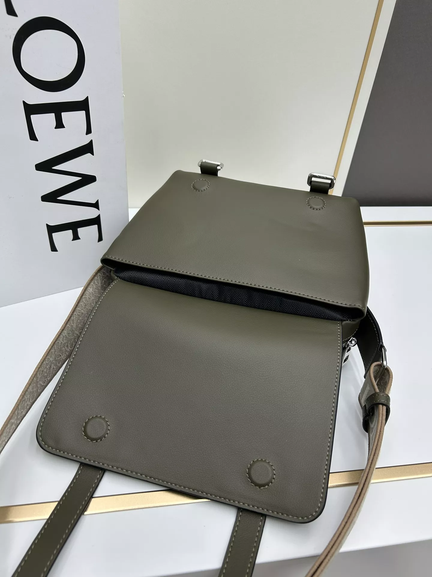 Sophisticated 4768 LOEWE AAA Quality Messenger Bags For Unisex