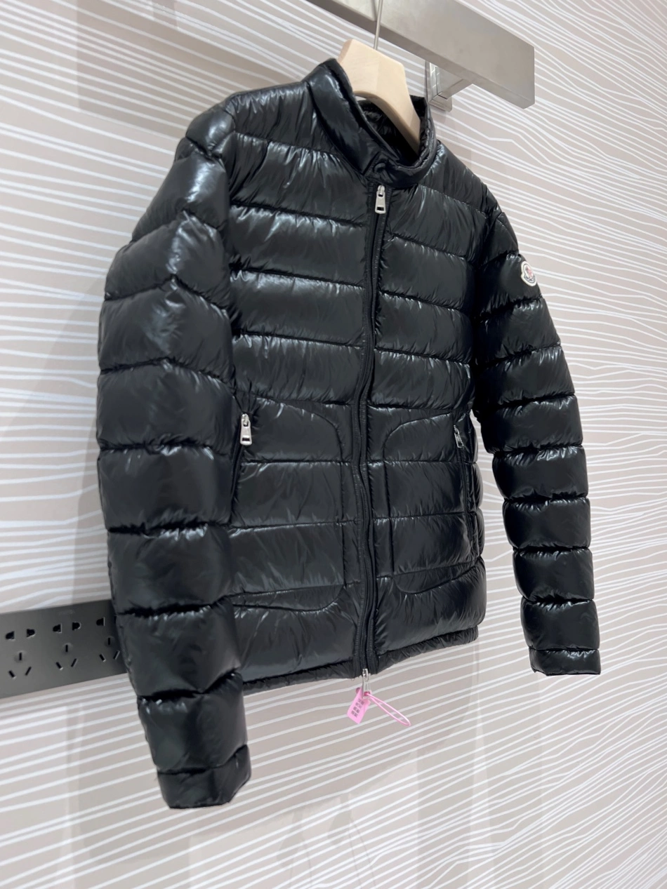 Sophisticated 4922 Moncler Down Feather Coat Long Sleeved For Men