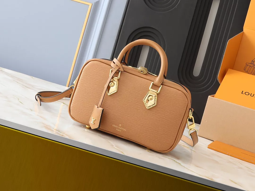 Sophisticated 501 Louis Vuitton AAA Quality Handbags For Women