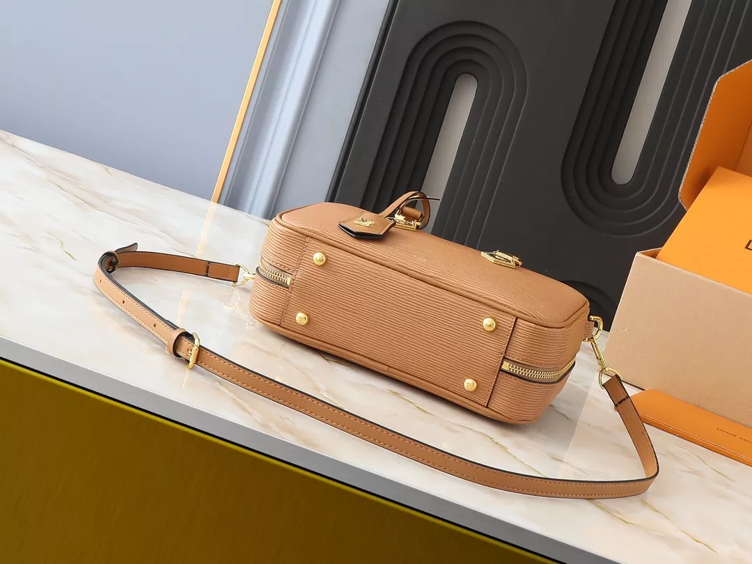 Sophisticated 501 Louis Vuitton AAA Quality Handbags For Women