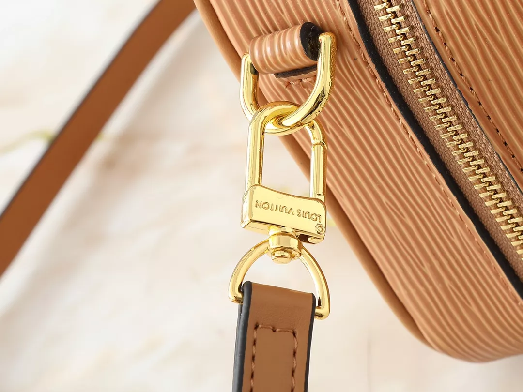Sophisticated 501 Louis Vuitton AAA Quality Handbags For Women