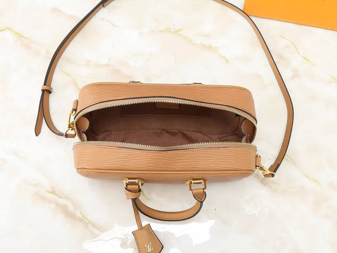 Sophisticated 501 Louis Vuitton AAA Quality Handbags For Women