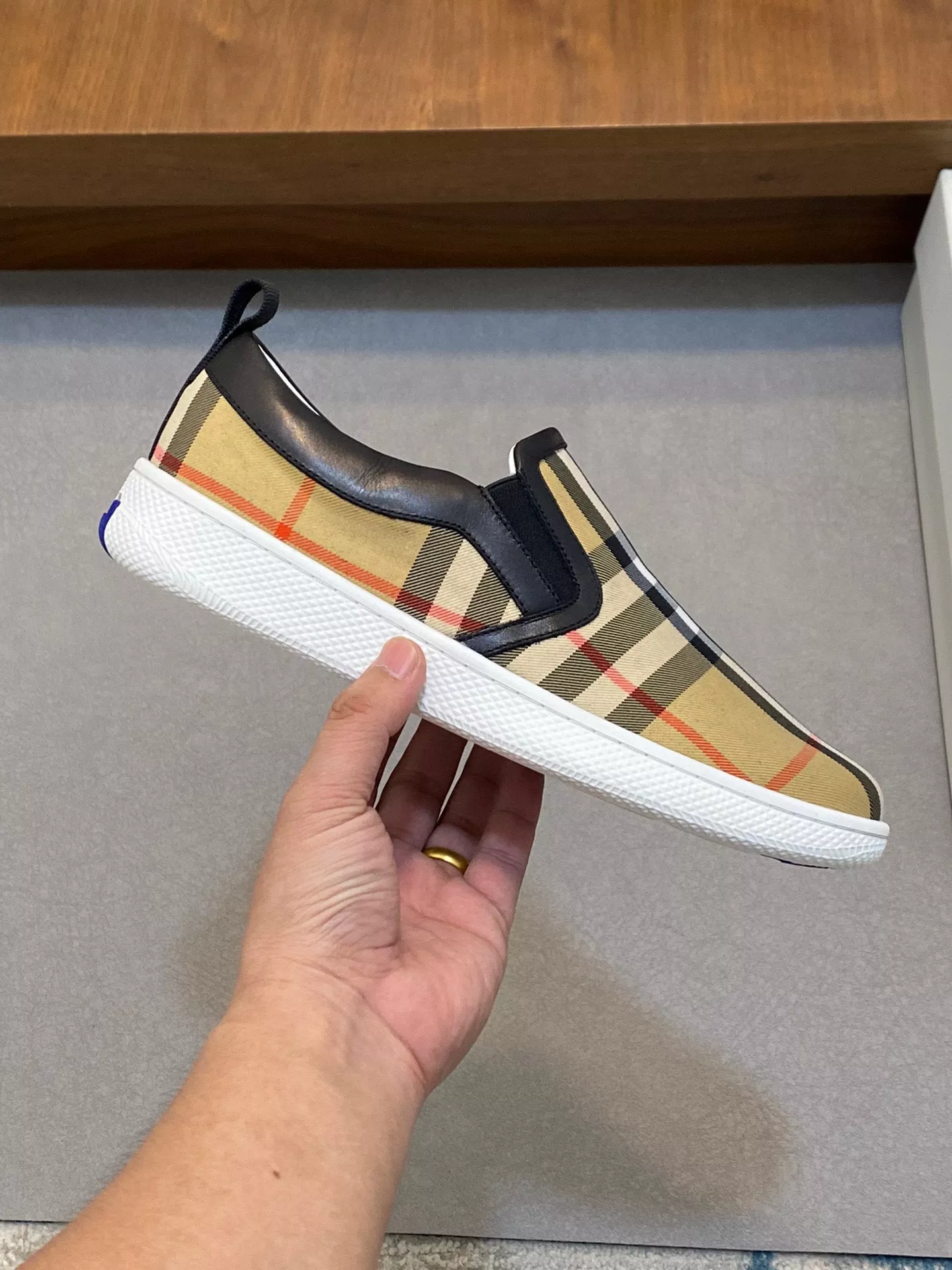 Sophisticated 5283 Burberry Casual Shoes For Men