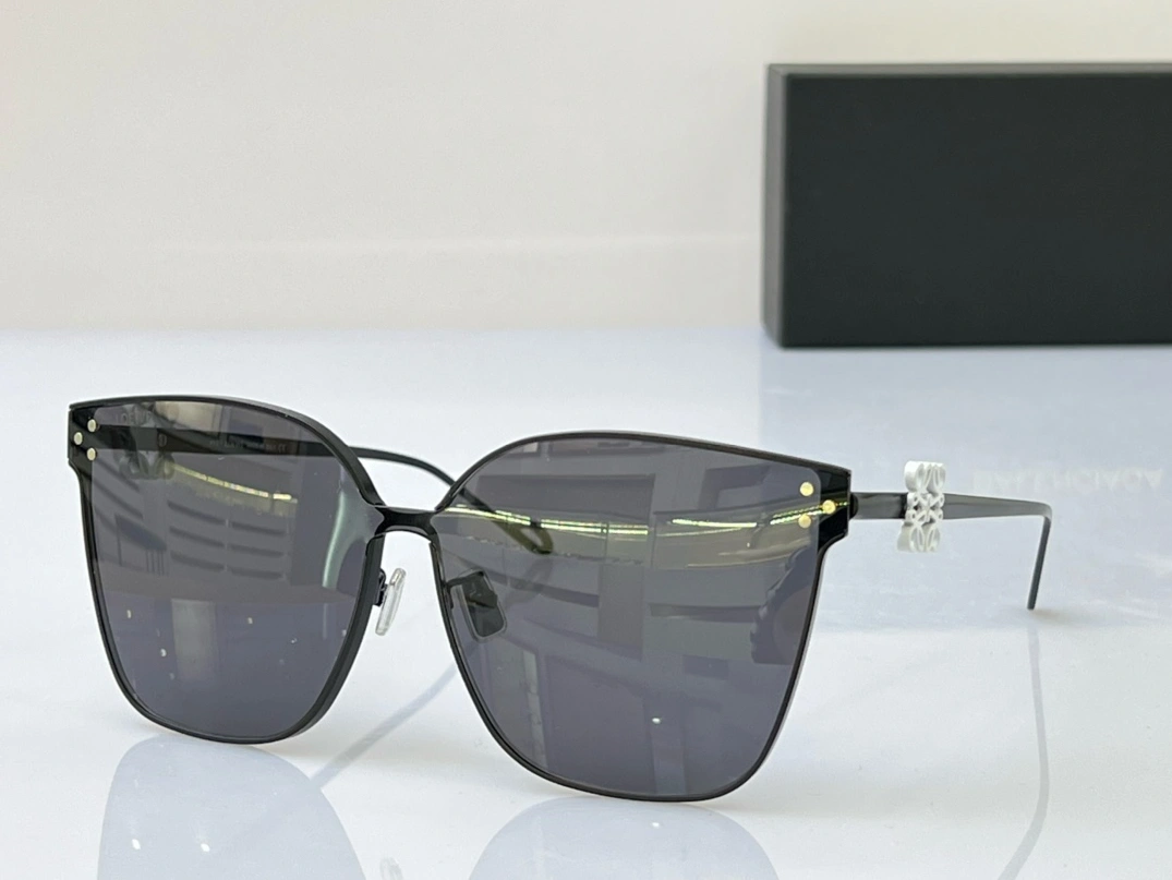 Sophisticated 5637 LOEWE AAA Quality Sunglasses