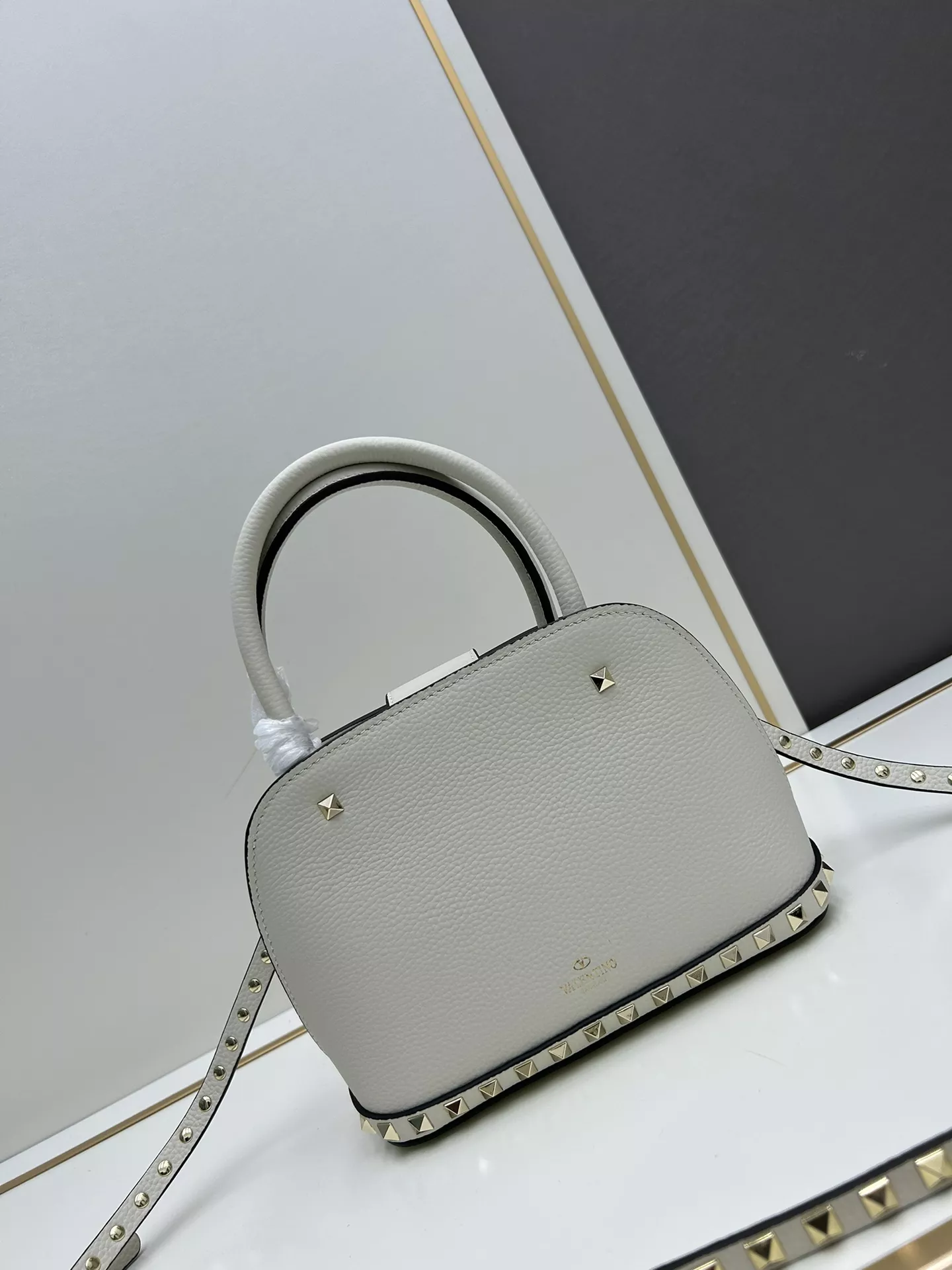 Sophisticated 5668 Valentino AAA Quality Handbags For Women