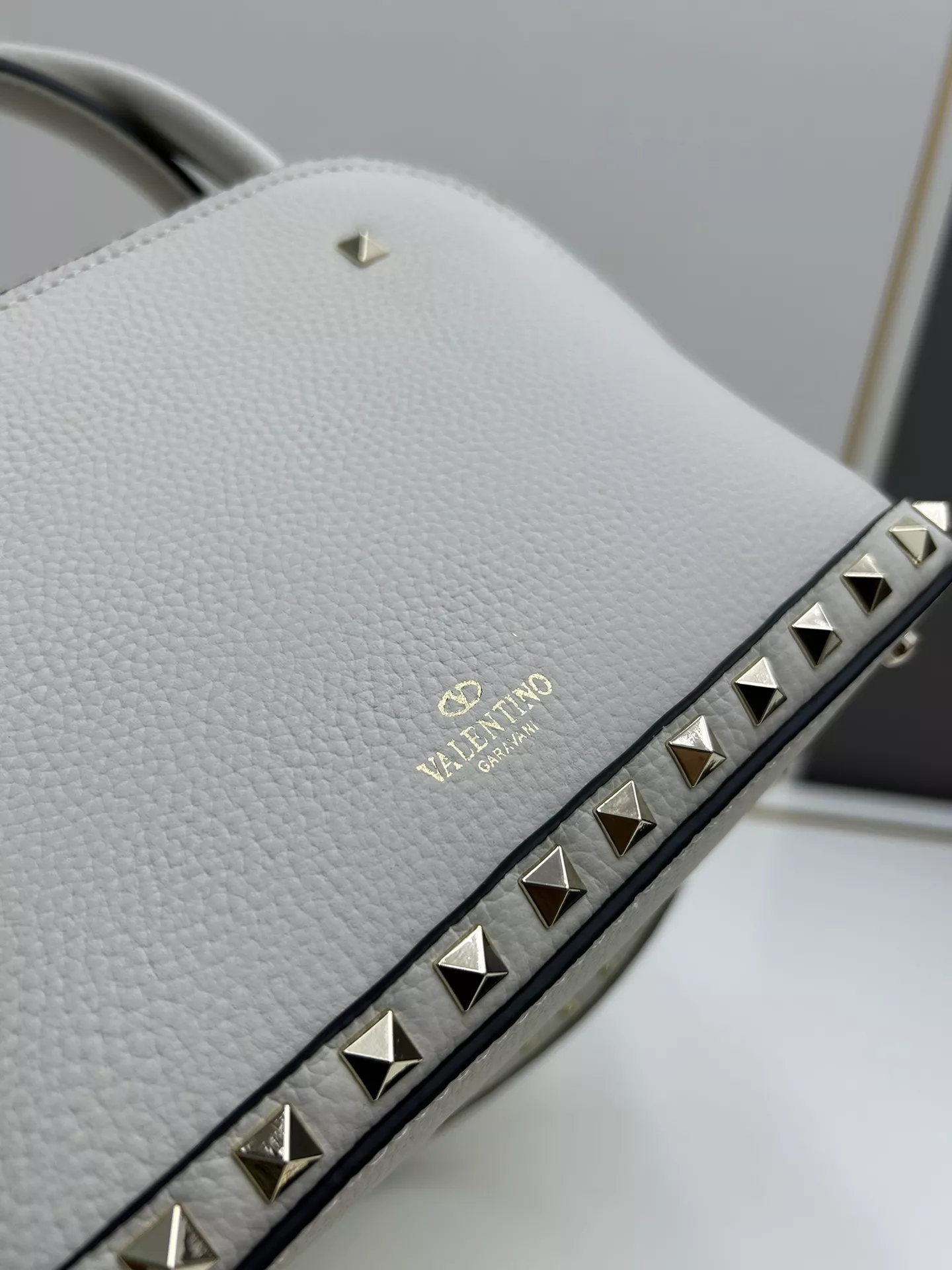 Sophisticated 5668 Valentino AAA Quality Handbags For Women
