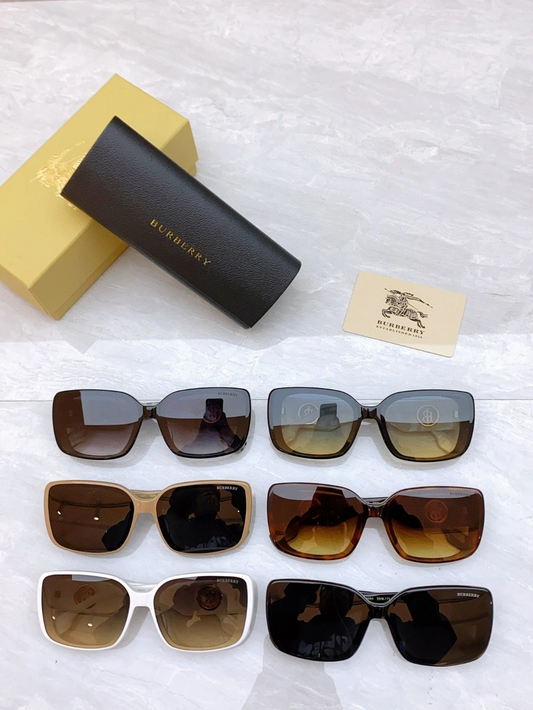 Sophisticated 5832 Burberry AAA Quality Sunglasses
